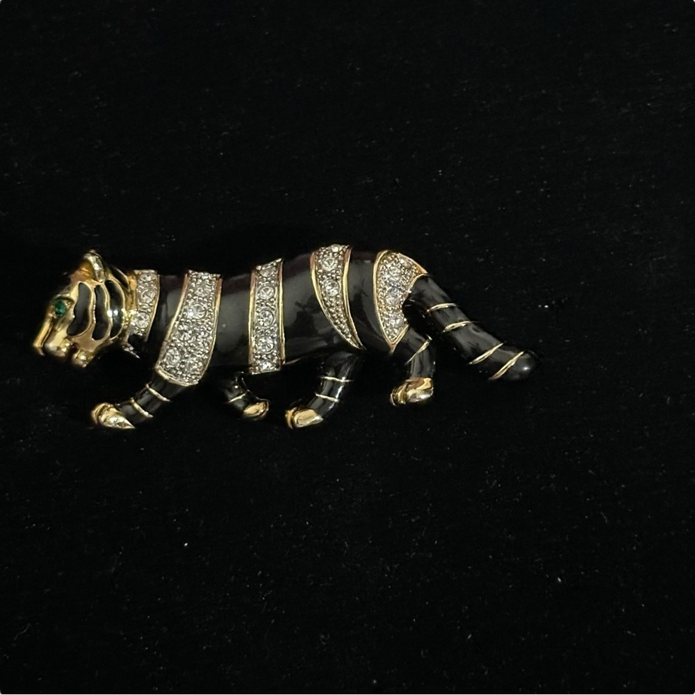 Vtg Black Gold Silver Enamel Tiger Pave Crystal Rhinestones Green Eye Brooch Pin